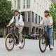 Werkstatt R18 München Allach - Paar auf Fahrrad in der City